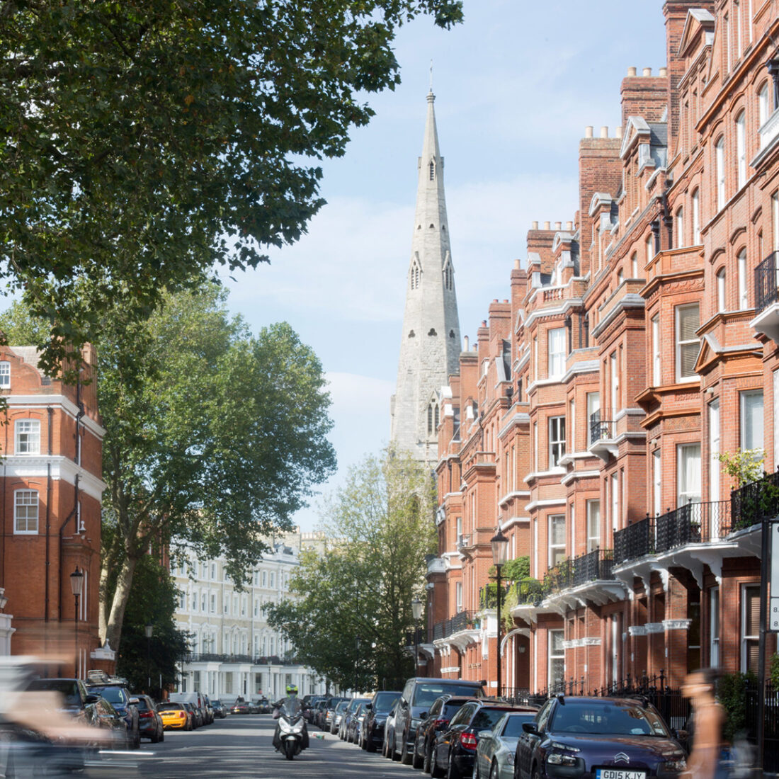 Chelsea holds a fascinating history of property and expansion. Our beautiful neighbourhood rests in west London. Click to find out more.